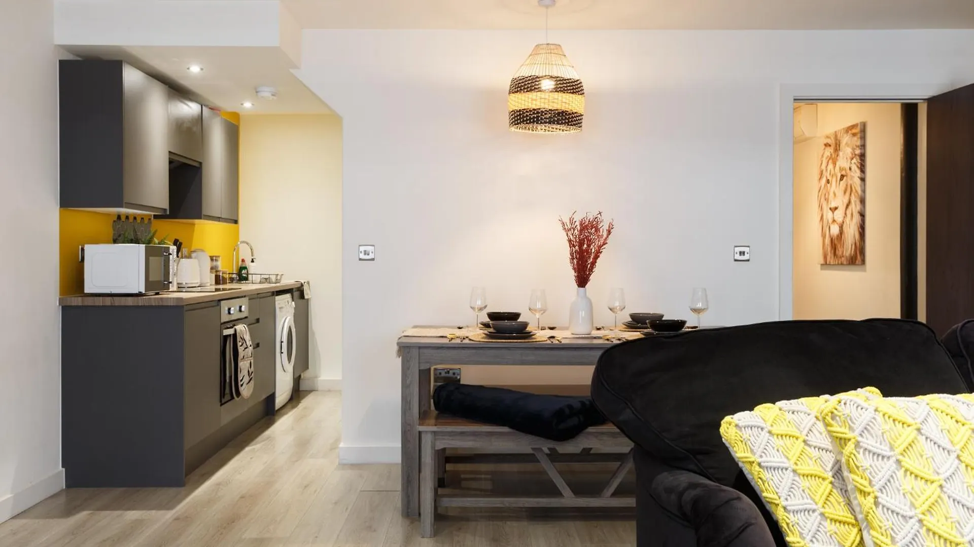 Kemara Apartments - Stunning 2 Bedroom Duplex Apartment Bradford   Bradford (West Yorkshire)
