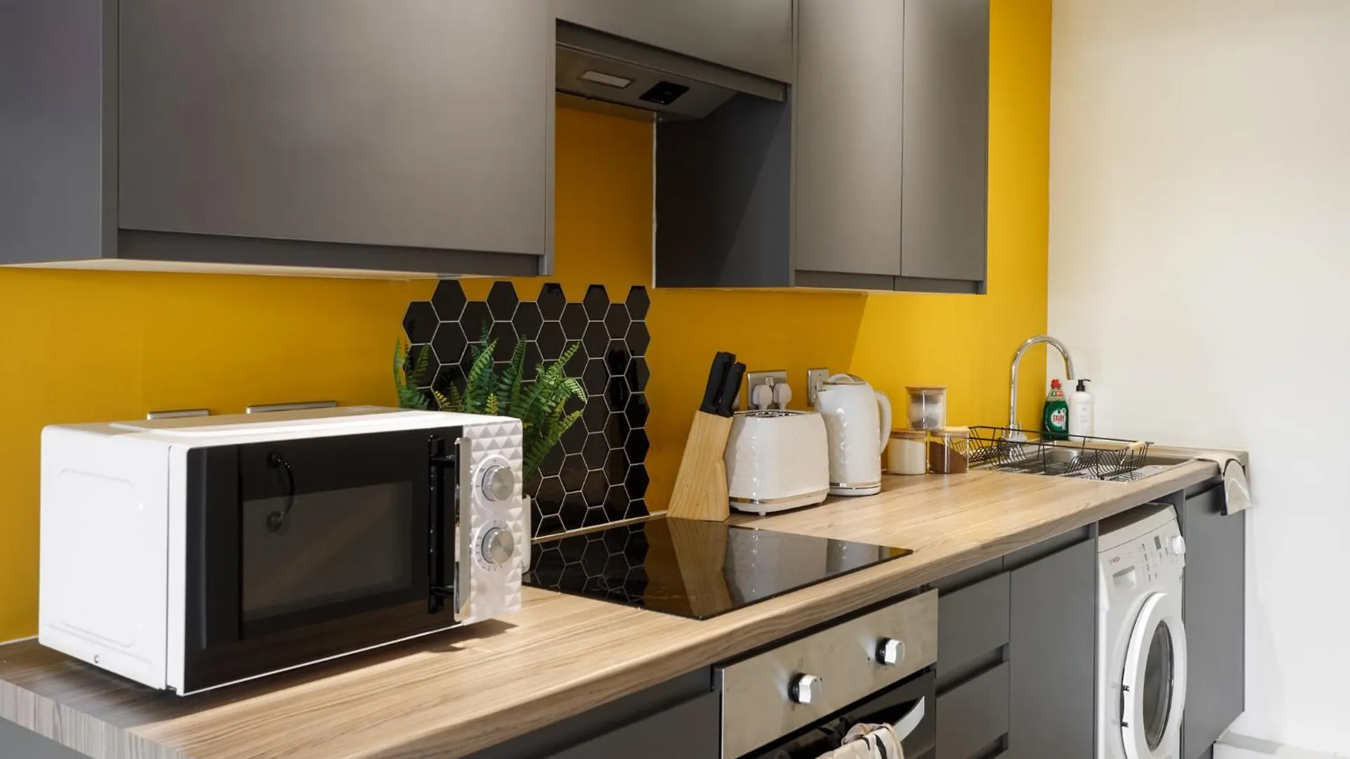 Kemara Apartments - Stunning 2 Bedroom Duplex Apartment Bradford